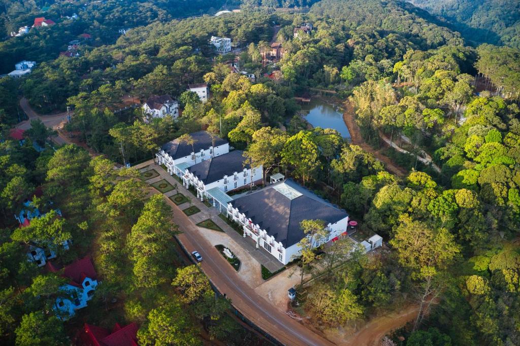 Khách sạn hay homestay Măng Đen